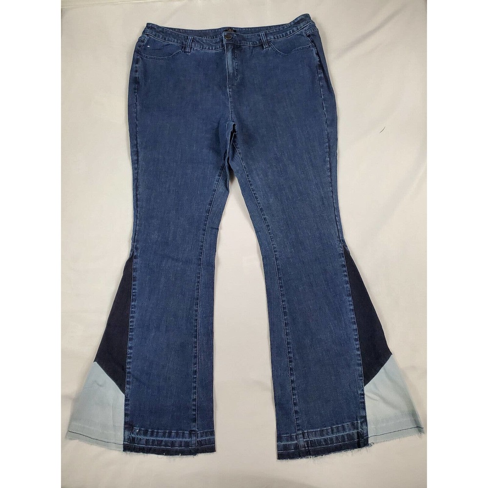 G.I.L.I. Novelty Flare Leg Denim Women's Jeans Size 12 Medium Wash Color